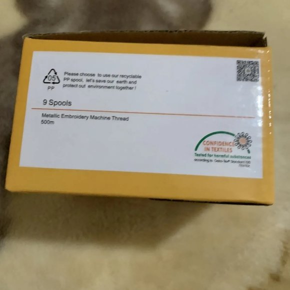 9 Shiny Colors Metallic Embroidery Machine Thread Kit 500M 550Y Each Spool fo... - Picture 6 of 7